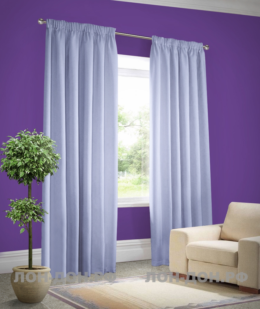 Фиолетовые стены — голубые шторы