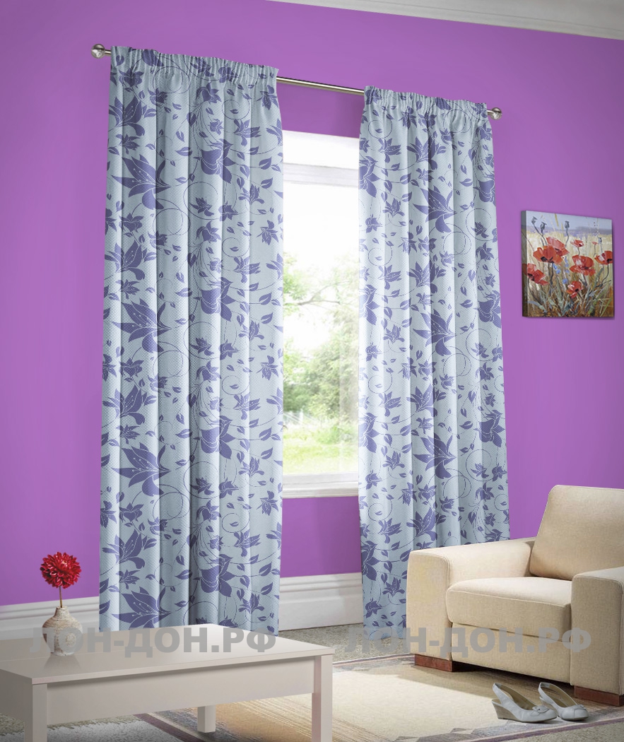 Лиловые стены — светло-голубые шторы с фиолетовым рисунком