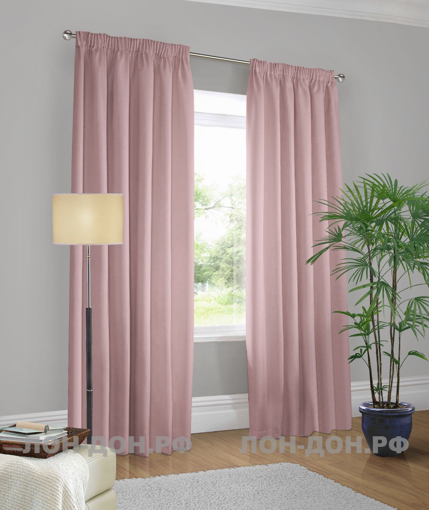 Светло-серый цвет стен – серовато-розовые шторы